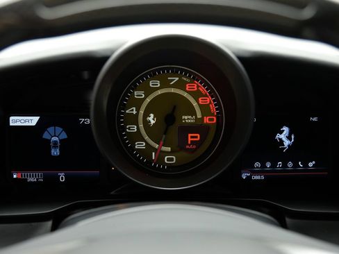 Used 2023 Ferrari F8 Tributo RWD image 21
