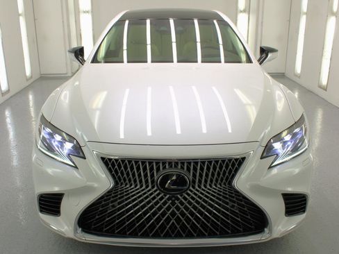 Used 2018 Lexus LS 500 w/ Luxury Package RWD image 3