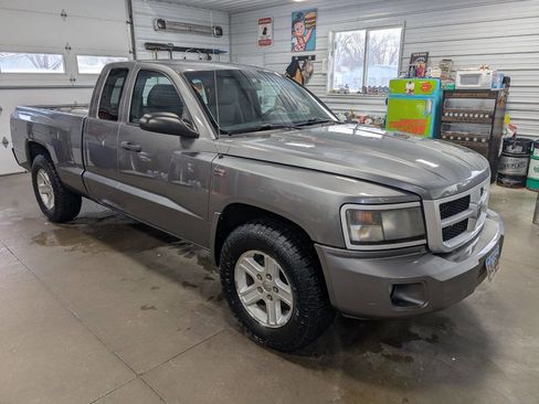 Used 2011 Dodge Dakota Big Horn image 4