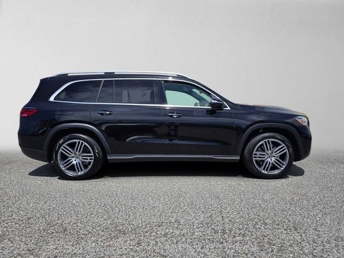 Used 2026 Mercedes-Benz GLS 450 4MATIC image 4