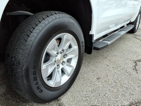 Used 2024 Chevrolet Silverado 1500 LT w/ Convenience Package II image 10