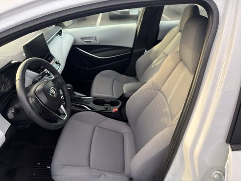Used 2025 Toyota Corolla SE FWD image 10