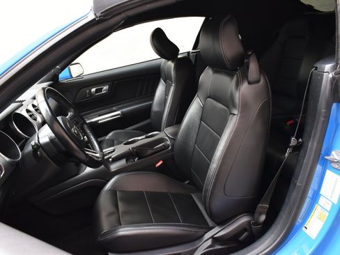 Used 2022 Ford Mustang Premium RWD image 21