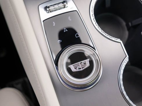 New 2026 Cadillac Vistiq Sport w/ LPO, Floor Liner Package image 19