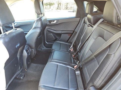 Used 2020 Ford Escape Titanium image 18