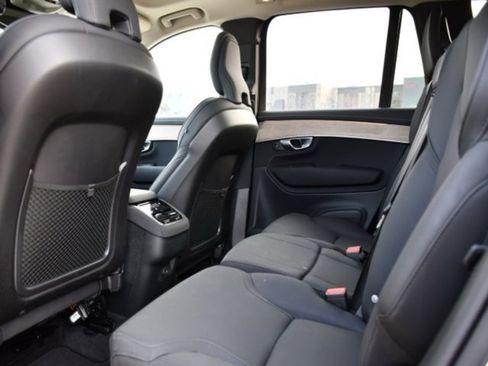 Used 2025 Volvo XC90 B6 Plus image 15