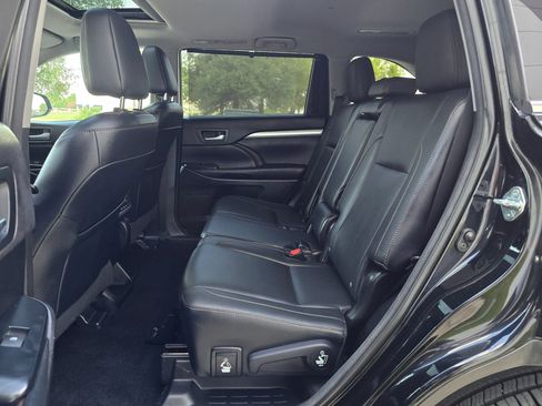 Used 2015 Toyota Highlander XLE FWD image 44