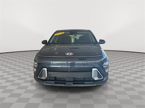 Used 2024 Hyundai Kona SE image 4