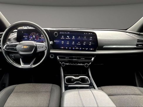 Used 2024 Chevrolet Traverse LT AWD/4WD image 11