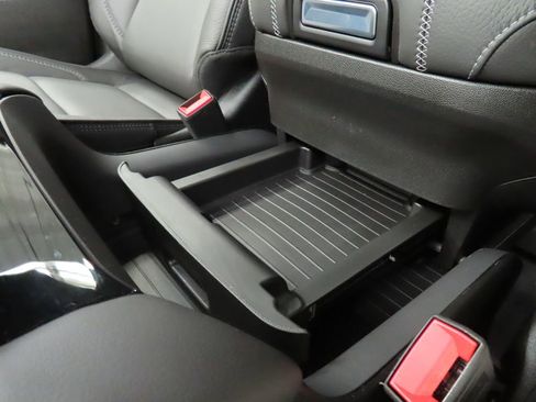 Used 2026 GMC Yukon Denali w/ Denali Reserve Package image 32