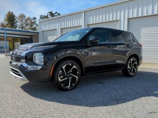 Used 2024 Mitsubishi Outlander SE video 2