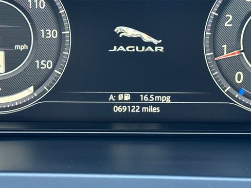 Used 2020 Jaguar E-PACE SE image 29