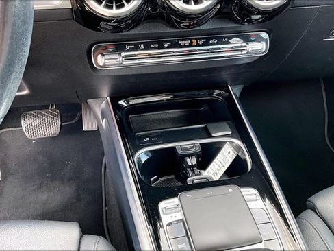 Used 2020 Mercedes-Benz GLB 250 image 26