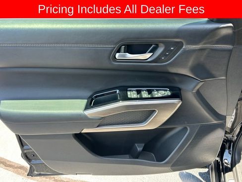 Used 2025 Nissan Pathfinder Platinum w/ Cargo Package AWD/4WD image 3