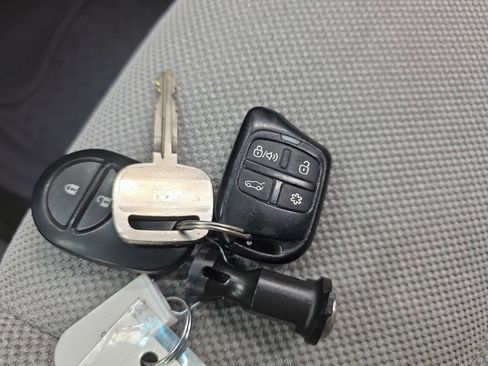 Used 2015 Toyota Sienna L image 25