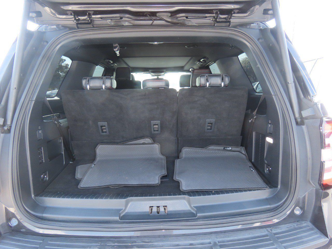 Used 2023 Ford Expedition Limited RWD image 13