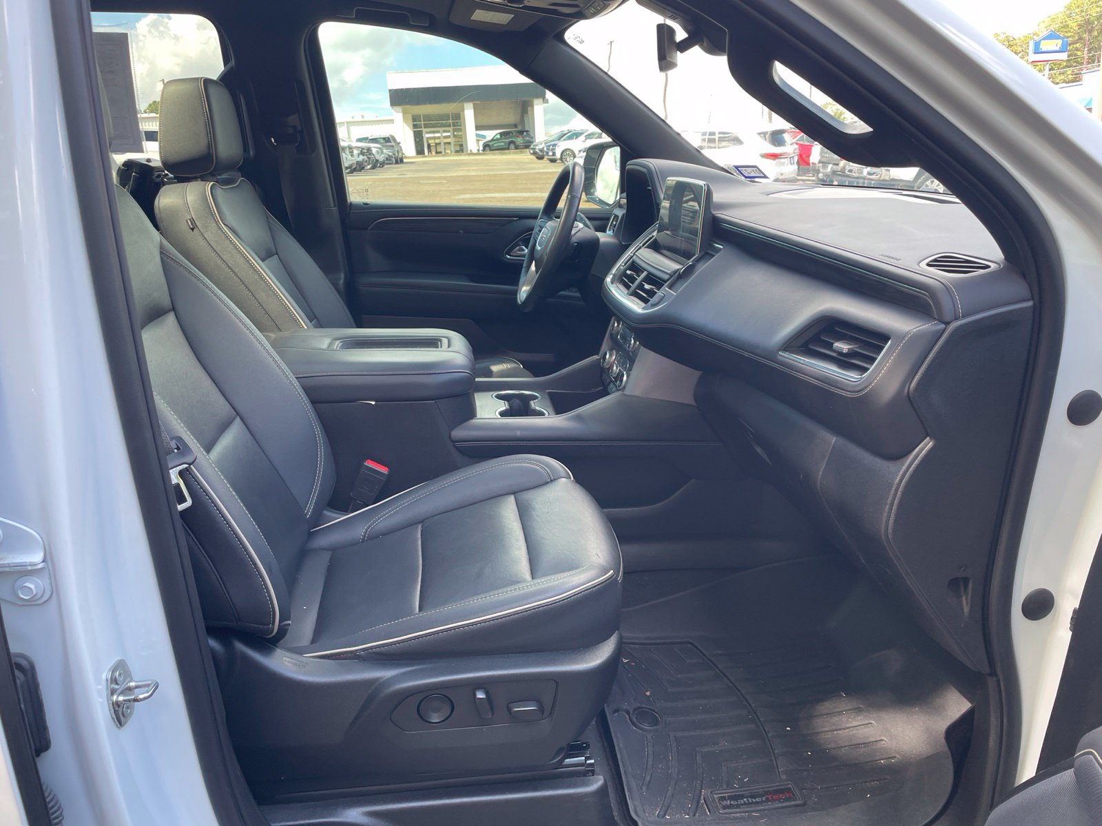 Used 2022 GMC Yukon XL SLT w/ SLT Premium Package AWD/4WD image 39