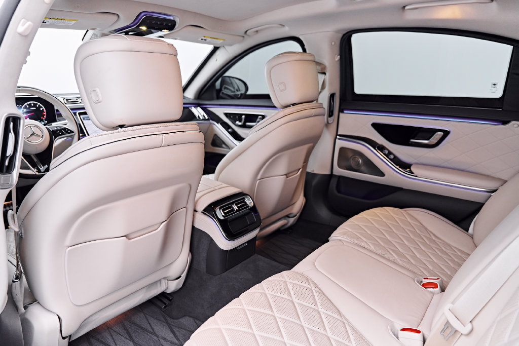Used 2024 Mercedes-Benz S 580 4MATIC Sedan w/ AMG Line image 34