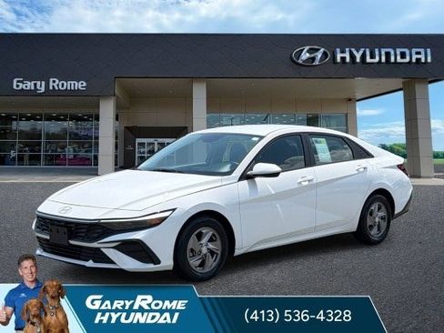 Certified 2025 Hyundai Elantra SE FWD image 1