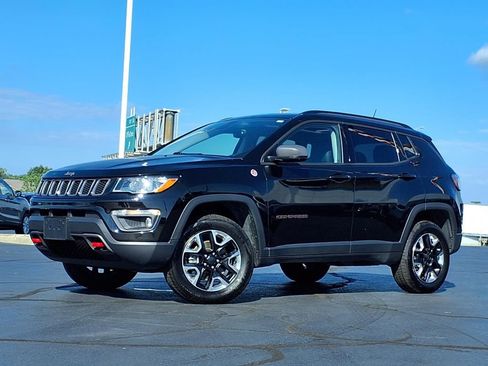 Used 2018 Jeep Compass Trailhawk w/ Leather Interior Group AWD/4WD image 2