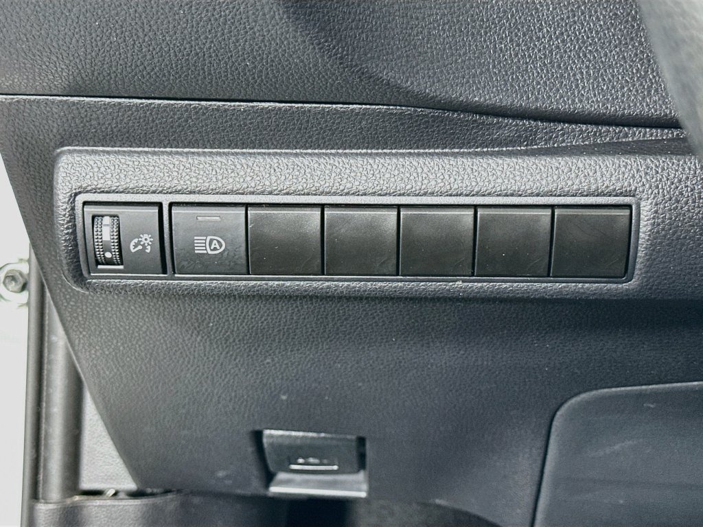 Certified 2025 Toyota Corolla LE FWD image 10
