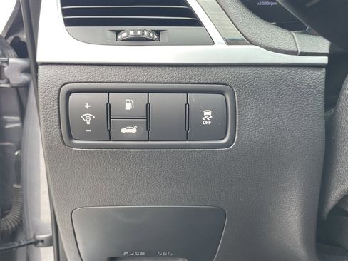 Used 2015 Hyundai Genesis 3.8 image 33