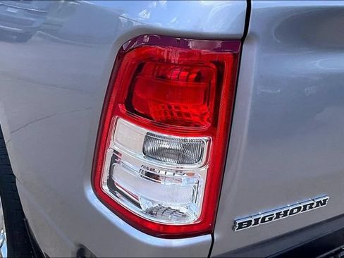 Used 2022 RAM 1500 4x4 Crew Cab image 32