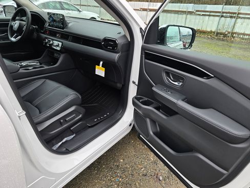 New 2025 Honda Pilot EX-L image 12