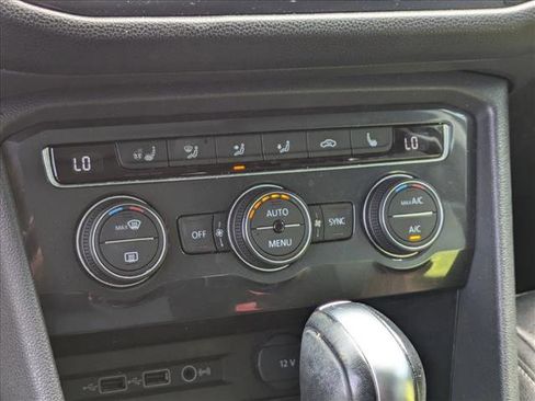 Used 2020 Volkswagen Tiguan SEL image 9