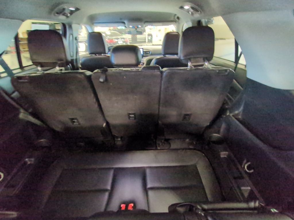 Used 2024 Ford Explorer XLT w/ Equipment Group 202A RWD image 28