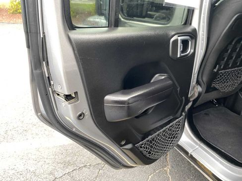 Used 2021 Jeep Wrangler Unlimited Rubicon AWD/4WD image 41