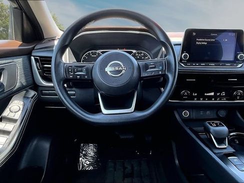 Certified 2023 Nissan Rogue SV FWD image 8