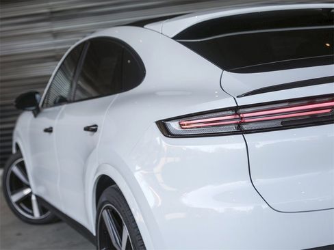 New 2025 Porsche Cayenne S image 14