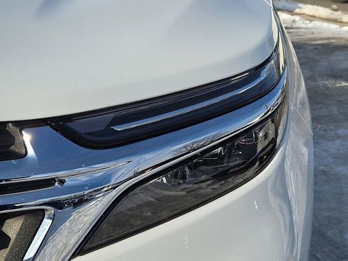 Used 2023 Chevrolet Equinox LT image 14