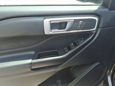 Certified 2020 Ford Explorer XLT w/ Equipment Group 202A AWD/4WD image 11