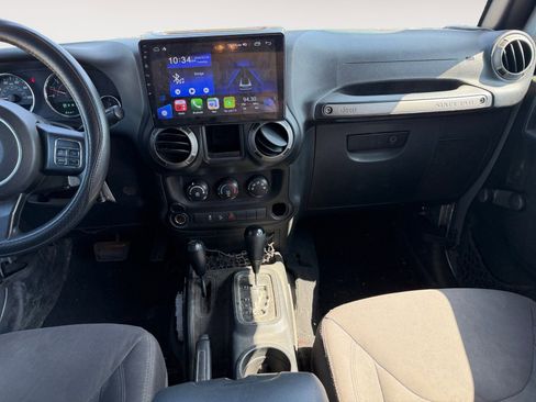 Used 2017 Jeep Wrangler Unlimited Sport AWD/4WD image 11