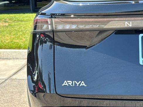 Used 2023 Nissan Ariya AWD image 11