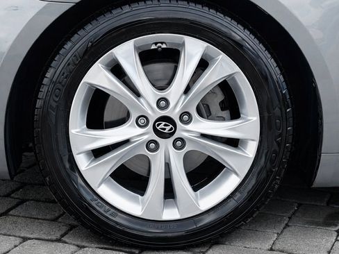 Used 2012 Hyundai Sonata Limited w/ Navigation Pkg image 12