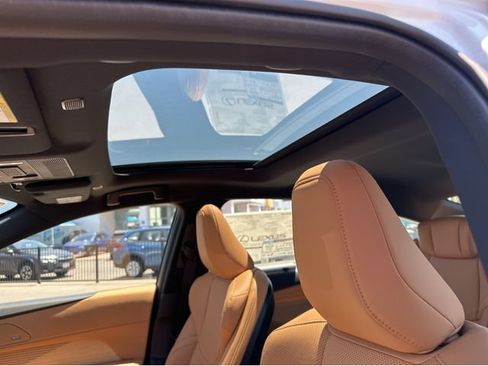 New 2026 Lexus ES 350e FWD image 15
