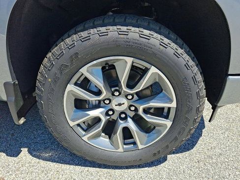 New 2026 Chevrolet Silverado 1500 RST w/ Z71 Off-Road Package AWD/4WD image 5
