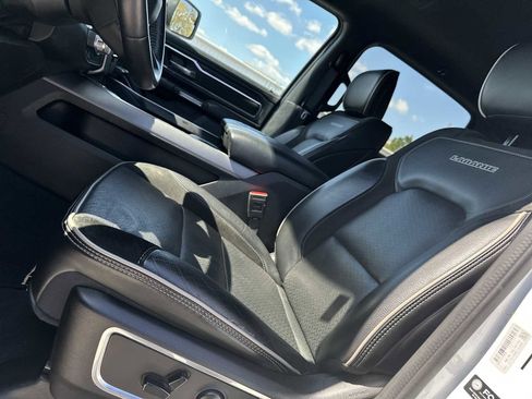 Used 2024 RAM 1500 Laramie image 11