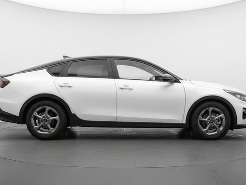 Used 2025 Kia K4 FWD image 11