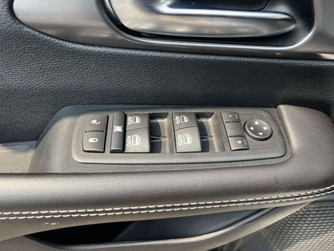 Used 2026 Chrysler Pacifica Select FWD image 16