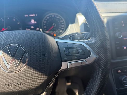 Used 2021 Volkswagen Atlas Cross Sport SE w/ Panoramic Sunroof Package image 23