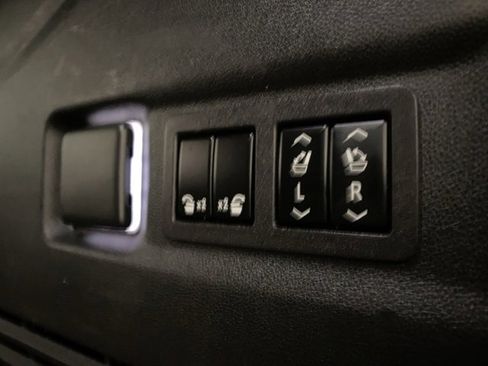 Used 2023 GMC Yukon XL Denali image 76