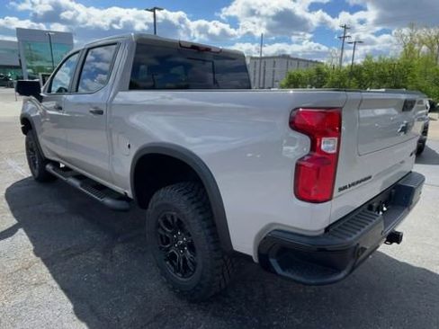New 2026 Chevrolet Silverado 1500 ZR2 w/ LPO, Dark Essentials Package AWD/4WD image 8