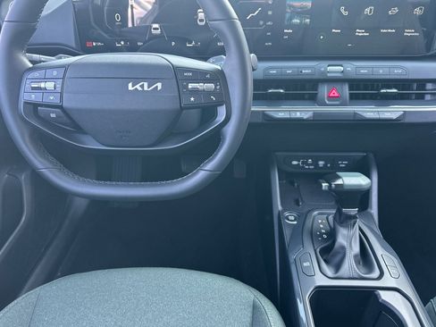 Used 2025 Kia K4 EX image 14