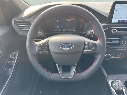 Used 2025 Ford Escape ST-Line image 13