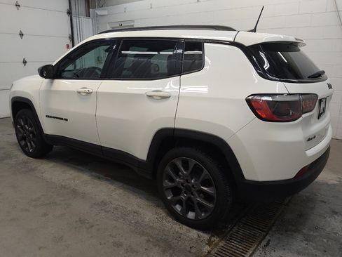 Used 2021 Jeep Compass Latitude image 3