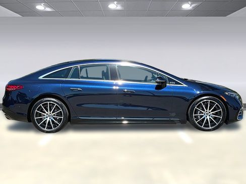 Used 2022 Mercedes-Benz EQS 580 4MATIC Sedan image 2